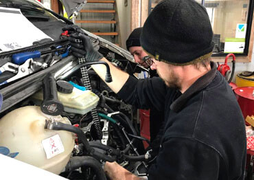 J MAC Mechanical servicing vehicles and forklifts