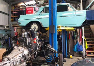 J MAC Mechanical servicing vehicles and forklifts